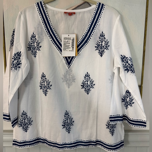 Anthropologie Dresses & Skirts - RATAN JAIPUR White And Blue Floral Vneck Casual Summer Cotton Blouse Size Medium